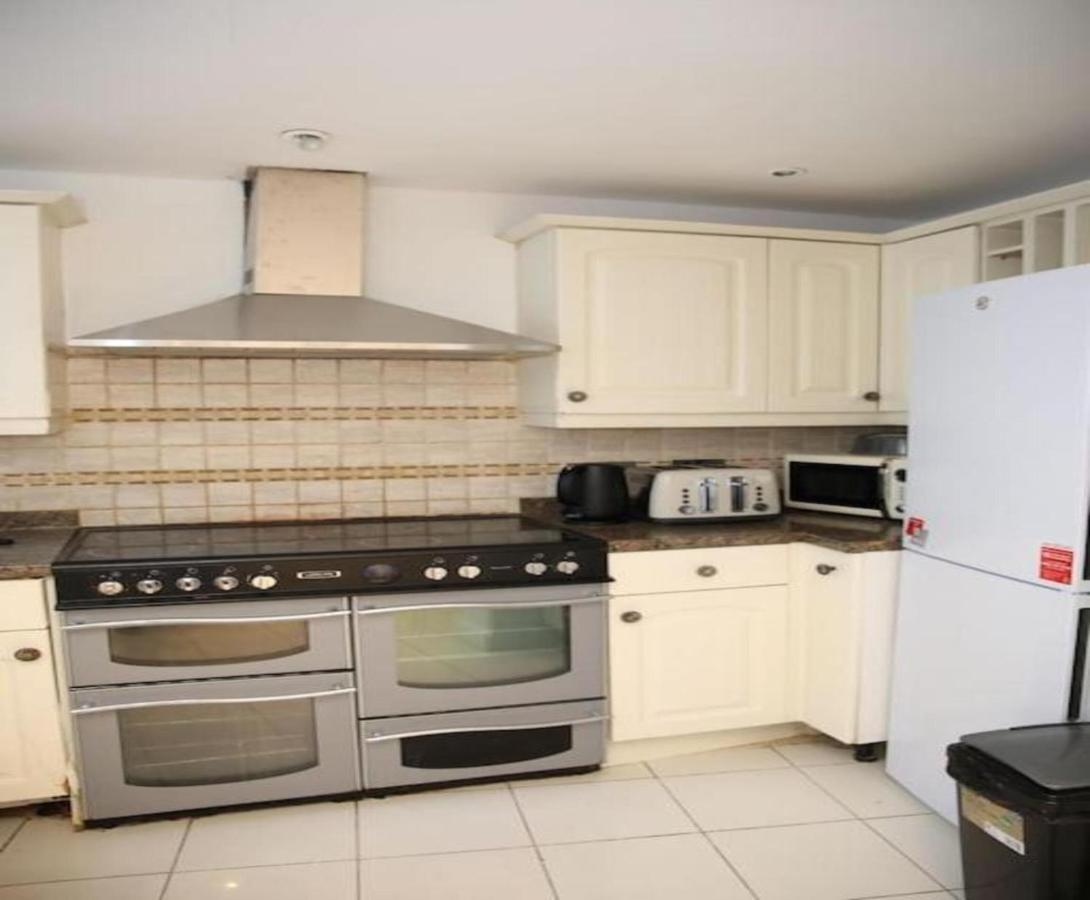 Oyo Timi Holiday Homes London Kültér fotó